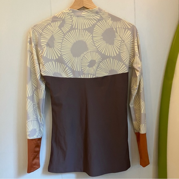 SEEA SWIM
Hermosa Swimshirt Rashguard - Picture 3 of 5